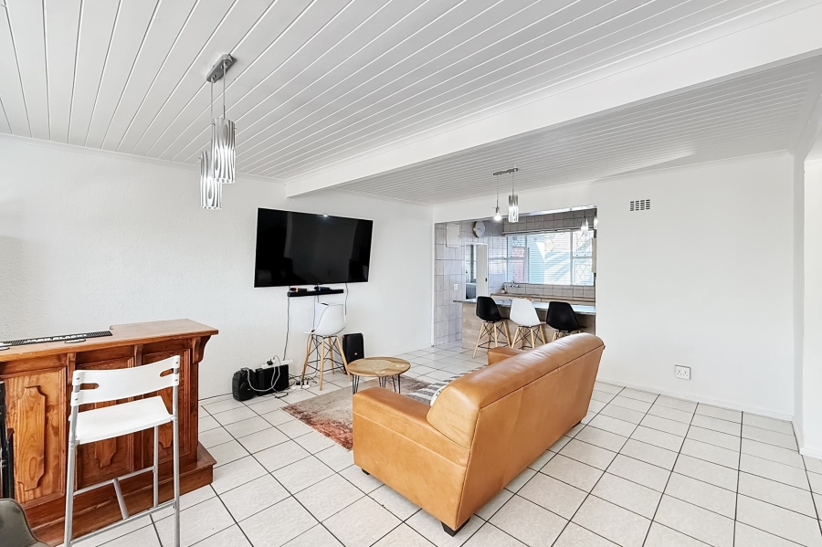 4 Bedroom Property for Sale in Monte Vista Western Cape